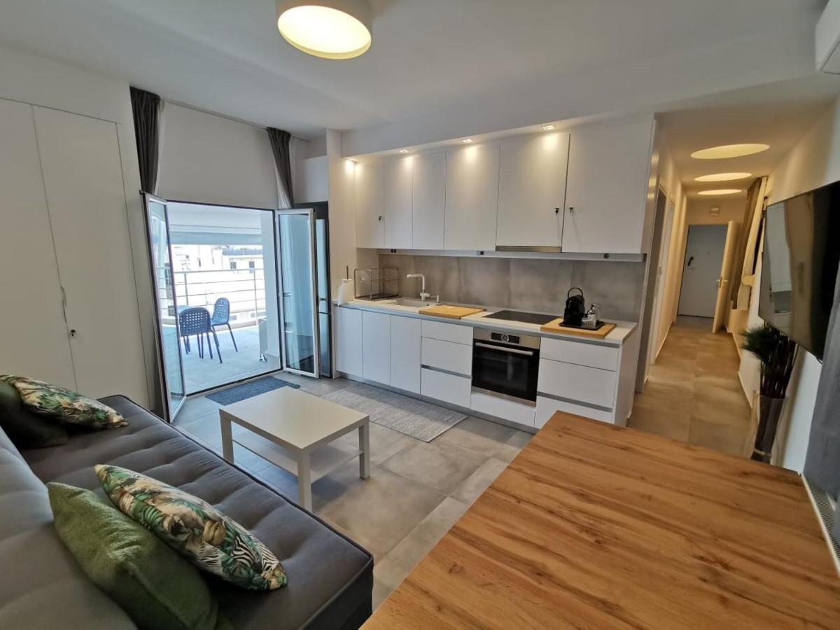 Ikarus Modern At The Centre Of Apartment *